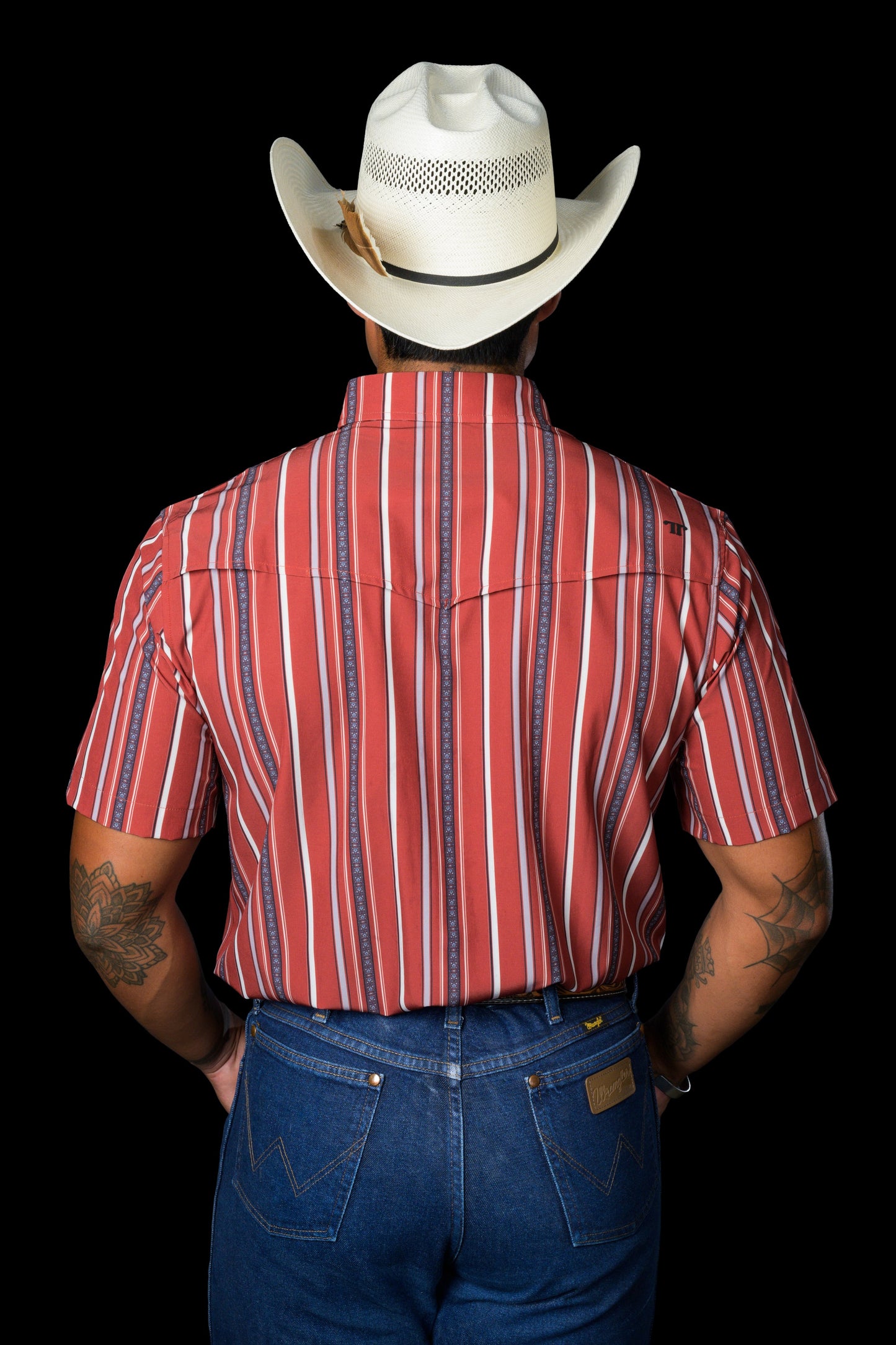 THE BROOKS IN RED SHORT SLEEVE SNAP