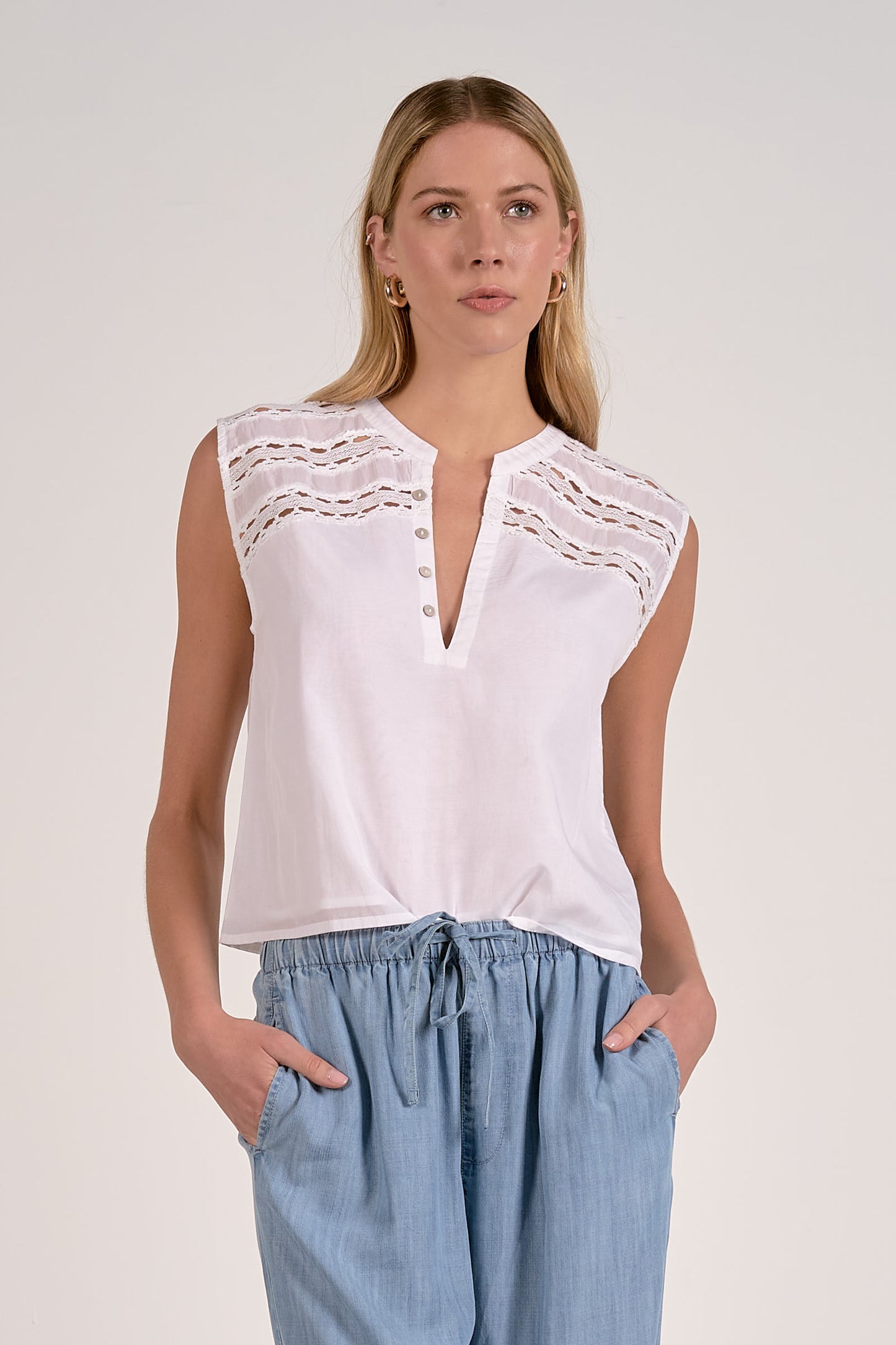 EYELET DETAILED TOP