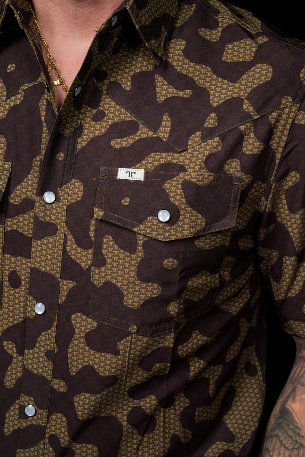 THE GAGE SHORT SLEEVE PEARL SNAP