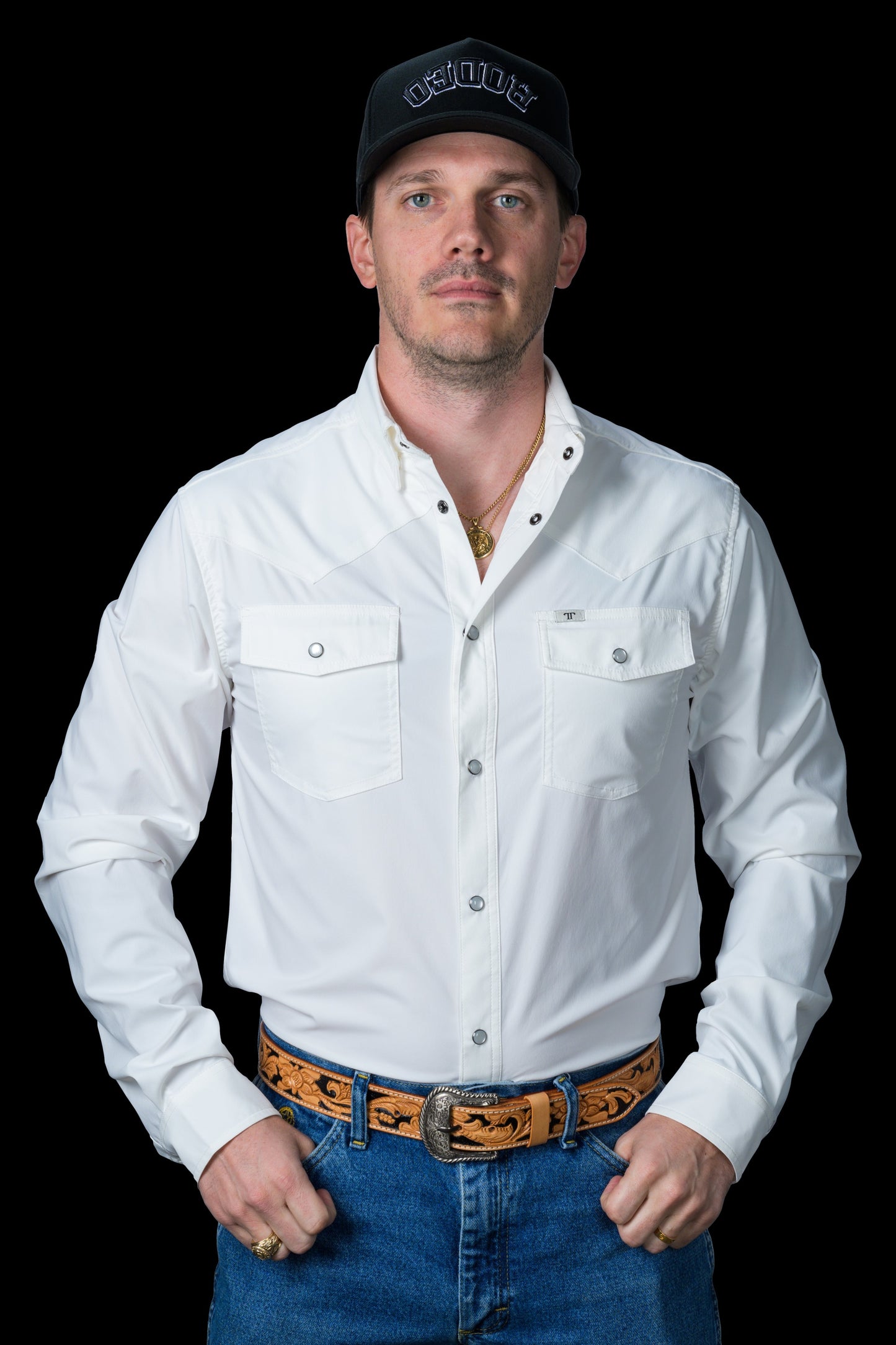 WHITE LONG SLEEVE SNAP SHIRT